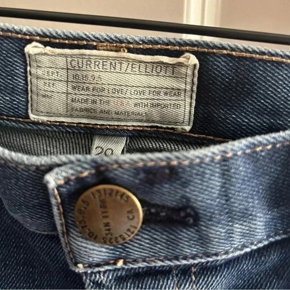 EUC Current Elliot size 29 denim mini skirt with button fly. 15 inches long. - Picture 4 of 8